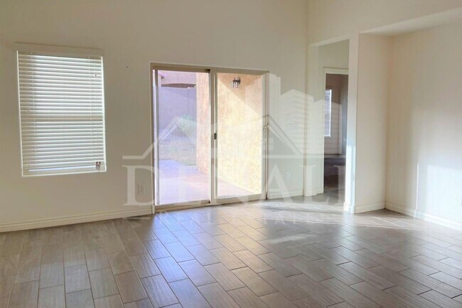Building Photo - 2723 E Mews Rd