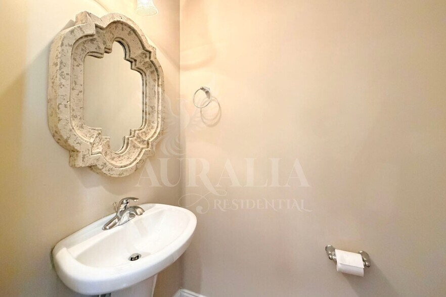 Building Photo - 101 Scotlow Way