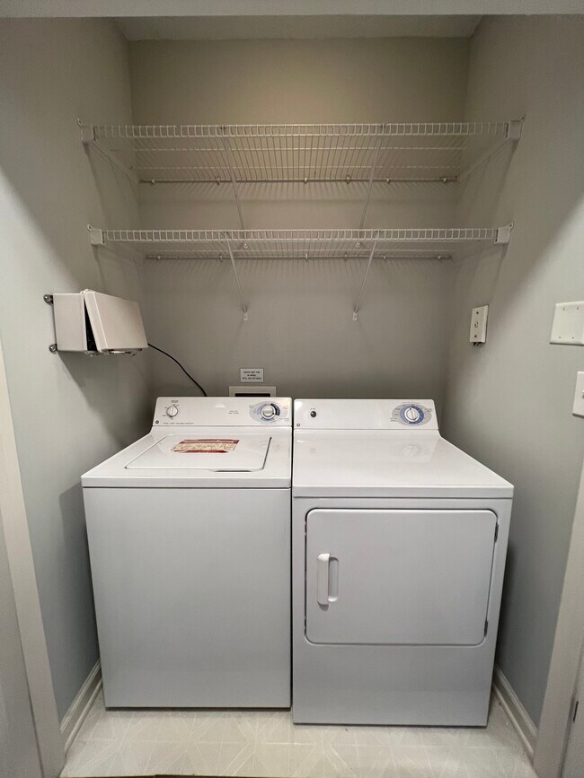 Building Photo - 400 17th St NW