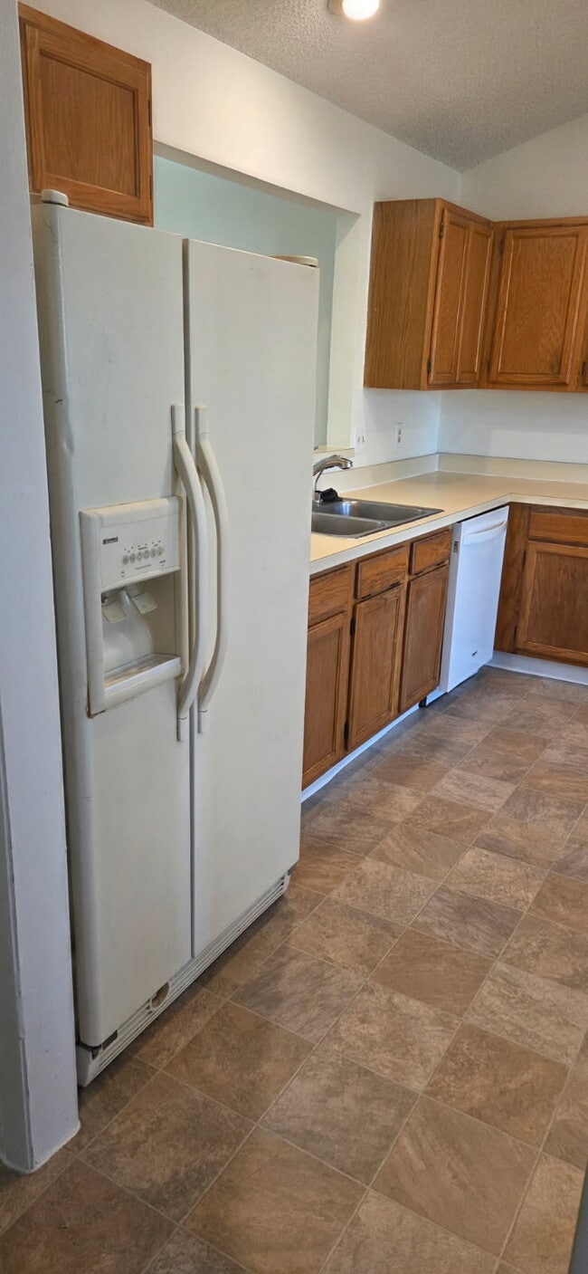 Building Photo - 1043 Neely St