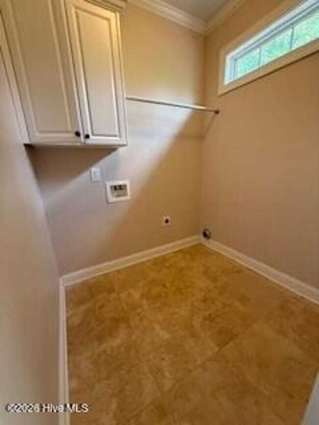 Building Photo - 817 Mayo Ln