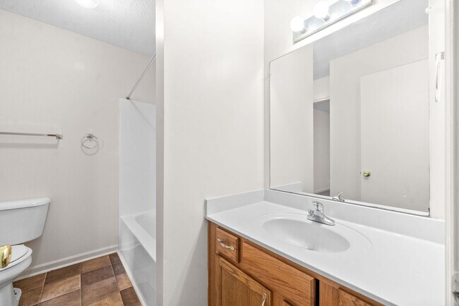 Building Photo - 3838 Jockey Dr