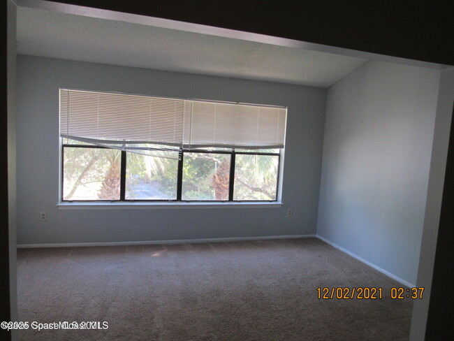 Building Photo - 225 S Tropical Trail