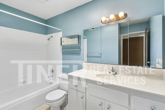 Building Photo - 4730 Clothier Way