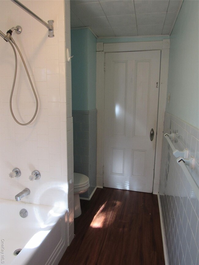 Building Photo - 98 Main St