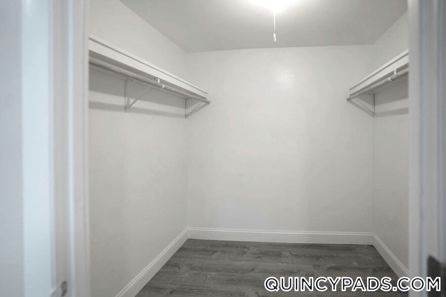 Building Photo - 22 Presidential Dr