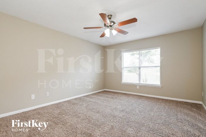 Building Photo - 12557 Ashglen Dr N