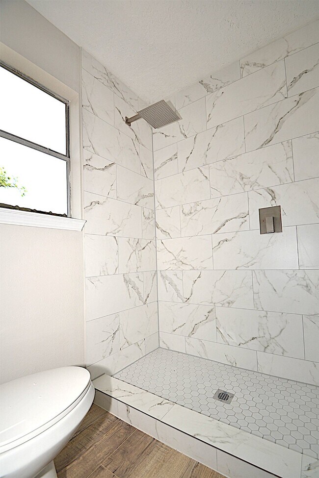 Building Photo - 911 Whitaker Ave