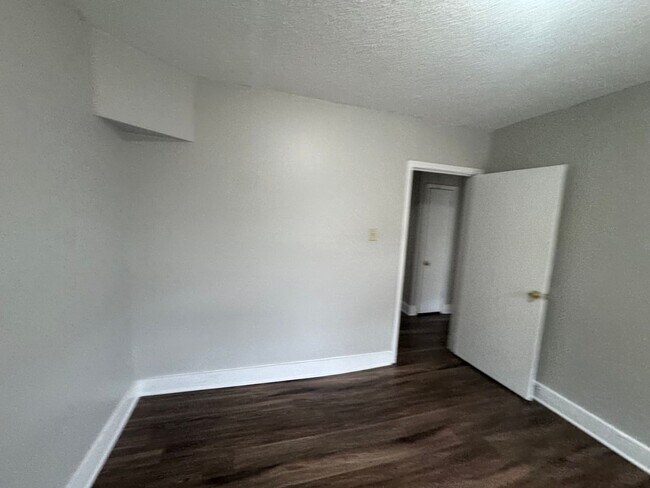 Building Photo - 1895 S Lauderdale St