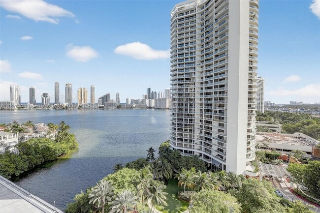 Building Photo - 6000 Island Blvd