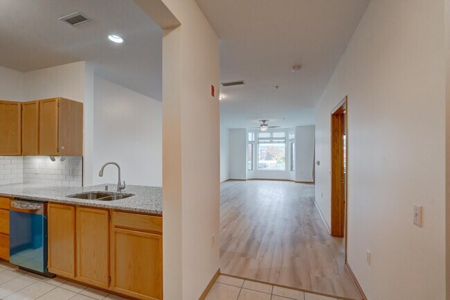 Building Photo - 301 Harbour Town Dr