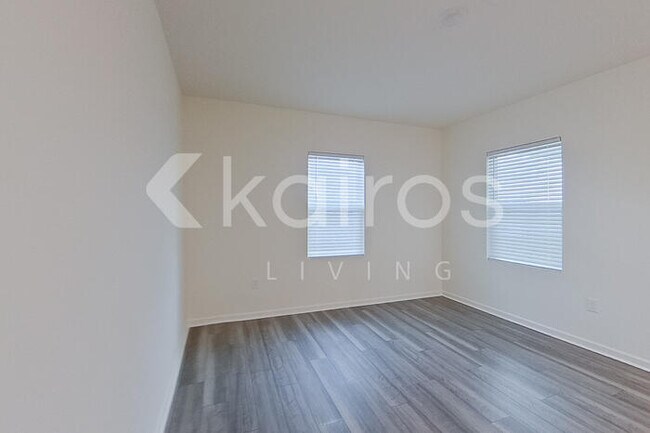 Building Photo - 653 Castillo Dr