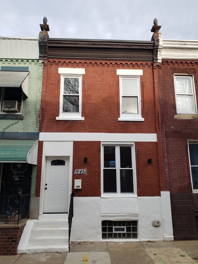 Building Photo - 1645 N Newkirk St