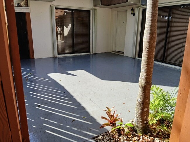 Building Photo - 9142 SW 23rd St