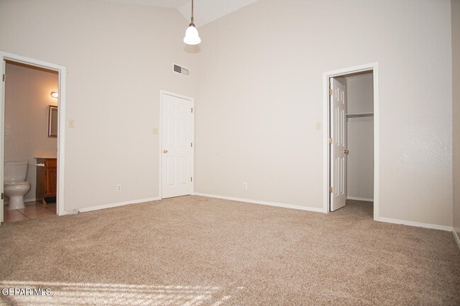 Building Photo - 10661 Obsidian St