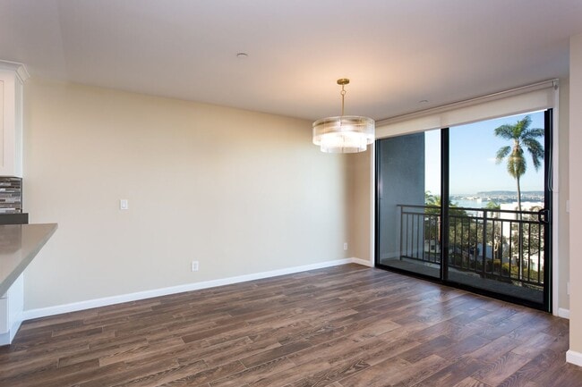 Building Photo - Stunning Bay View Condo in Bankers Hill