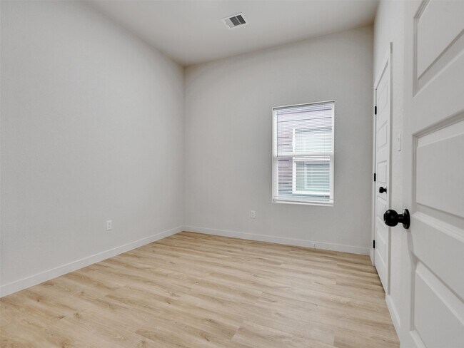 Building Photo - 9707 Cargill St