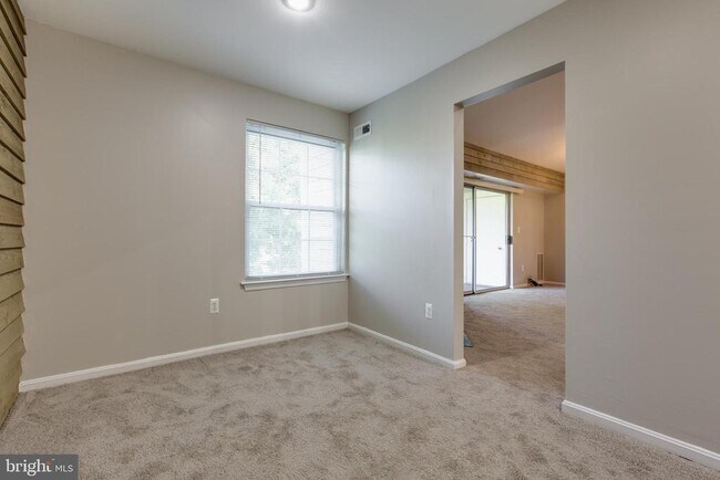 Building Photo - 206 Spring Maiden Ct