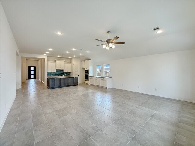 Building Photo - 5603 Ash Vly Dr