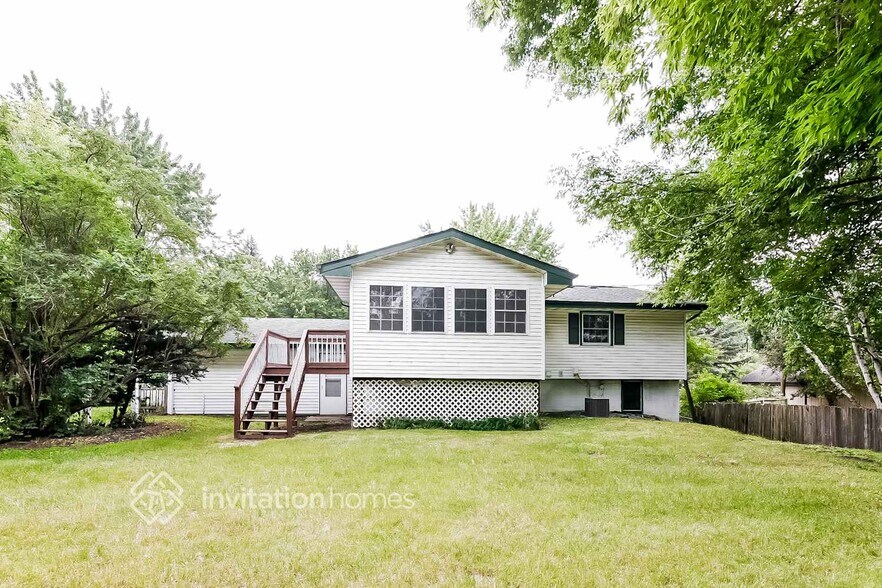 Building Photo - 1716 Lamplight Dr