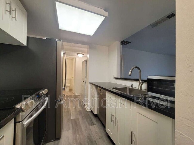 Building Photo - 941 Fulton Ave