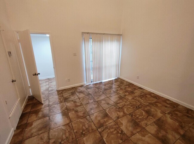 Building Photo - 6439 Kirby Trees Dr