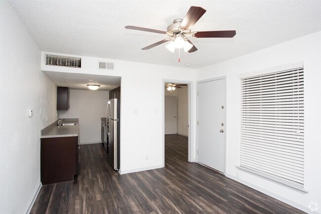 Building Photo - 8033 Gessner Dr