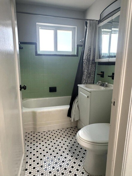 Building Photo - 920 N L St