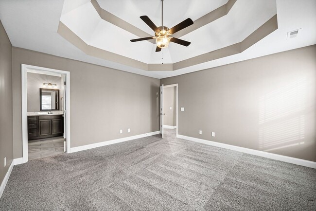 Building Photo - Pet Friendly Three Bedroom with Bonus!