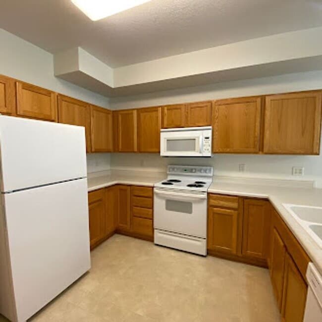 Building Photo - $1550 | 3 Bedroom, 2 Bathroom House | PET ...