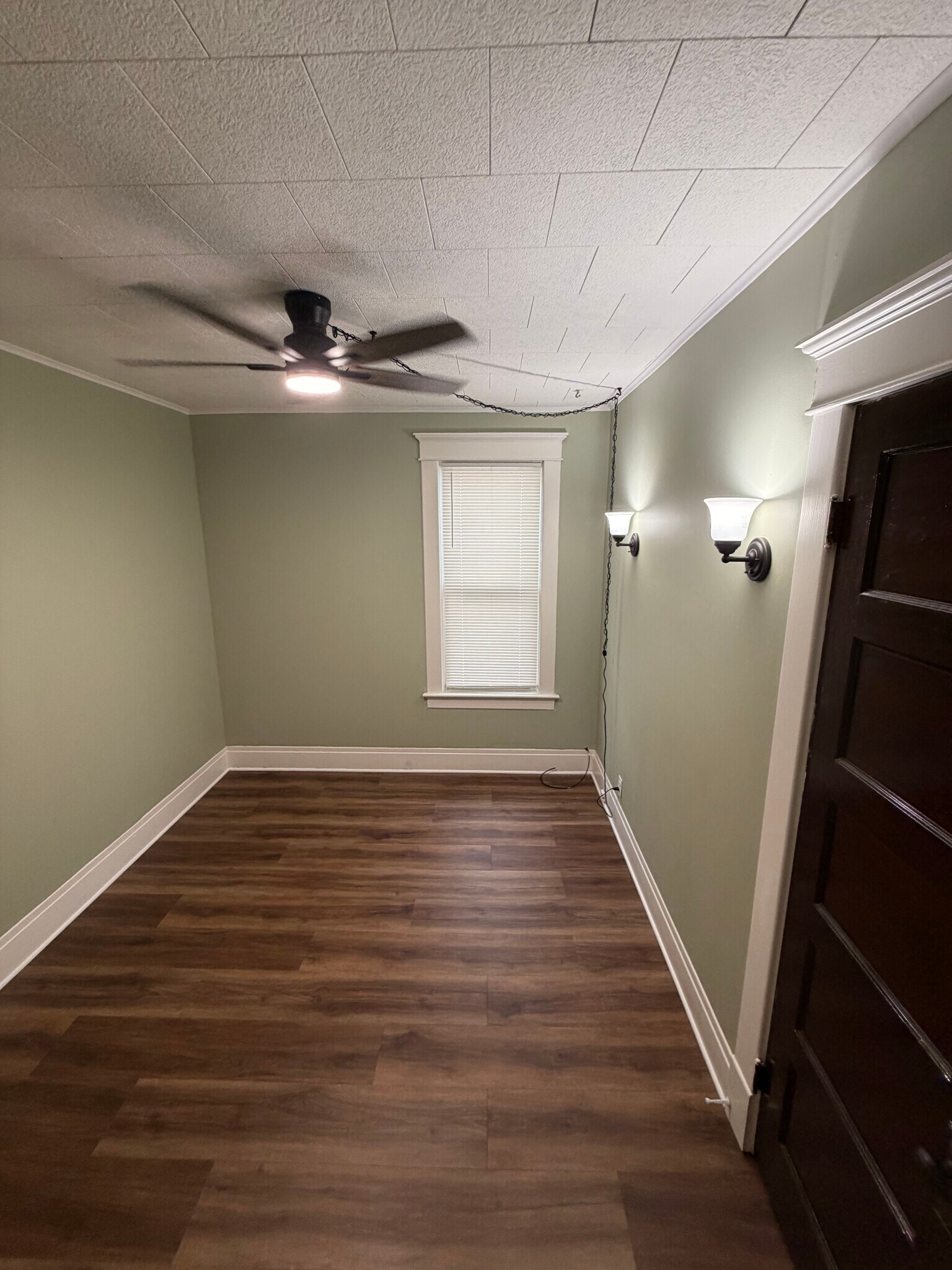 Building Photo - 77 Lovering Ave