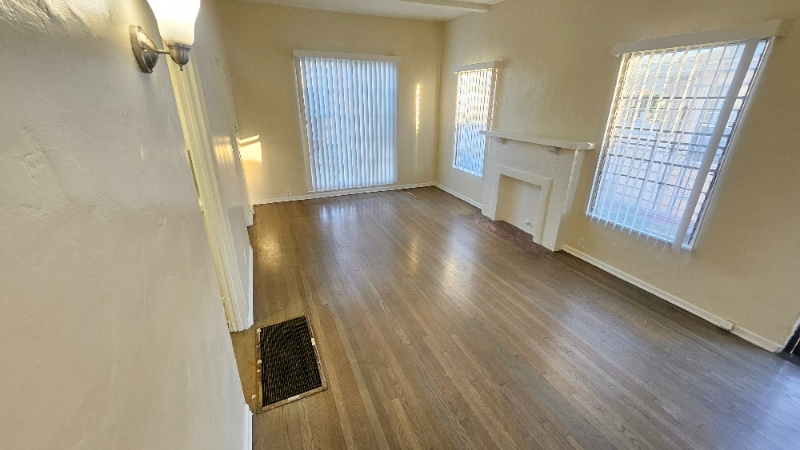 Building Photo - 519 N Gardner St