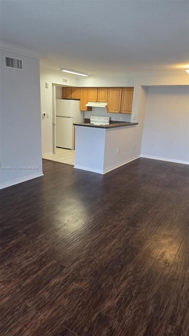 Building Photo - 15065 Michelangelo Blvd