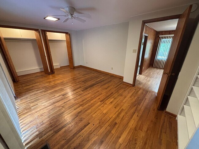 Building Photo - Mid-Century Modern 3-Bedroom, 2-Bathroom H...