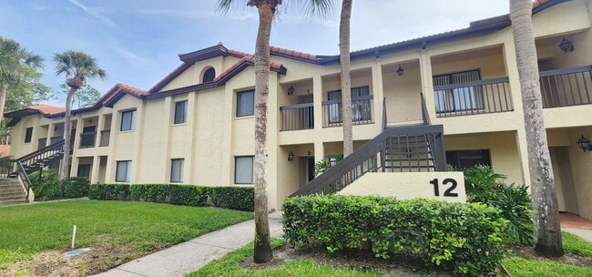 Building Photo - 1801 1801 E Lake Rd