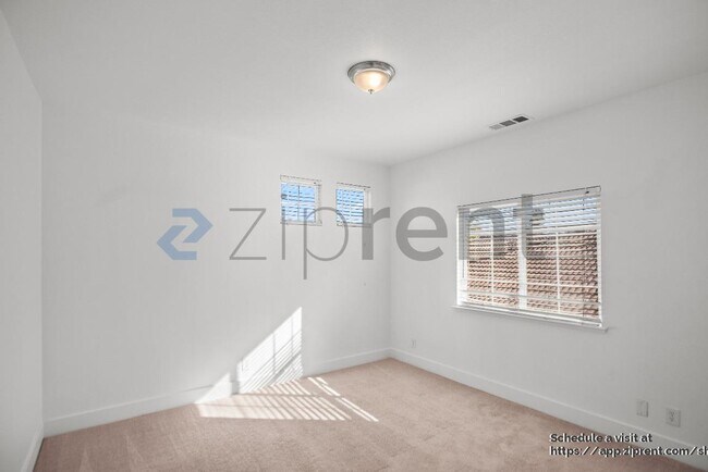 Building Photo - 207 Barcelona Dr