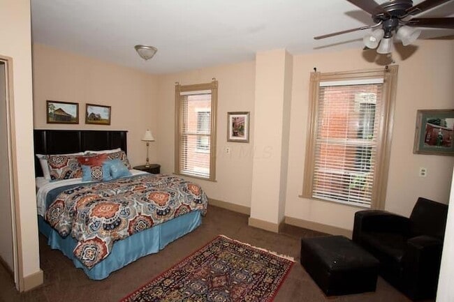 Building Photo - 705 Bryden Rd