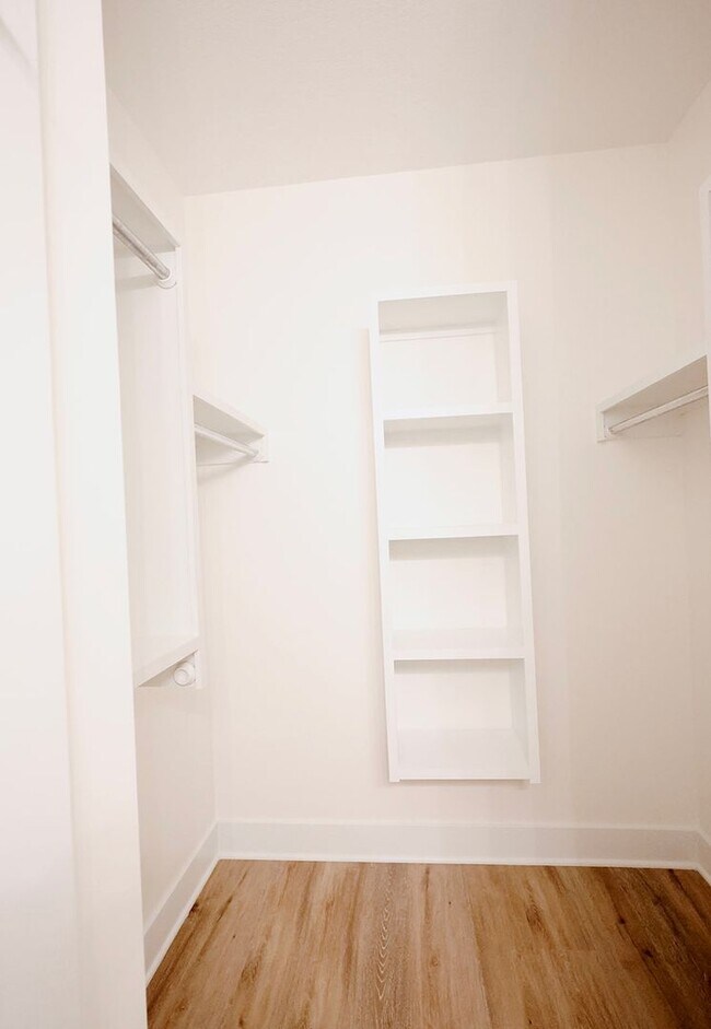 Building Photo - 503 Briarbrook Ln