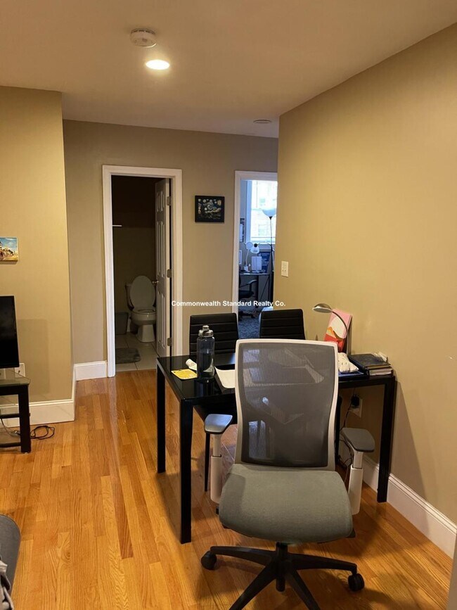 Building Photo - 4 bedroom in Brookline MA 02446