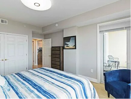 Building Photo - 750 N Tamiami Trl