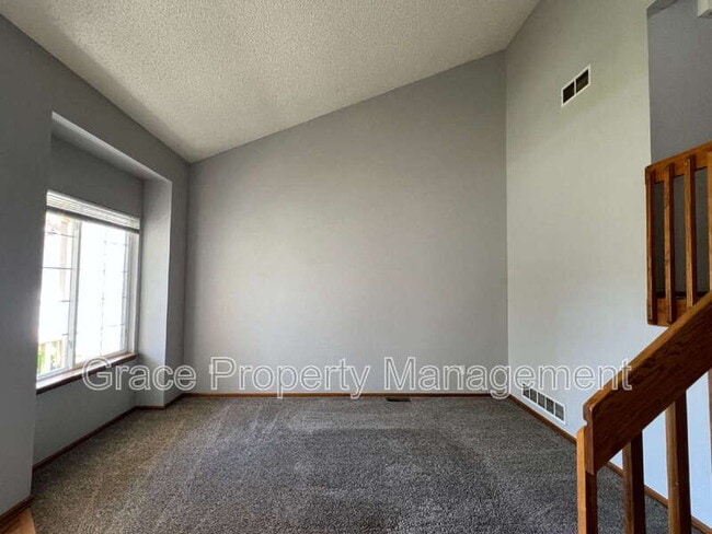 Building Photo - 10030 Umatilla Way