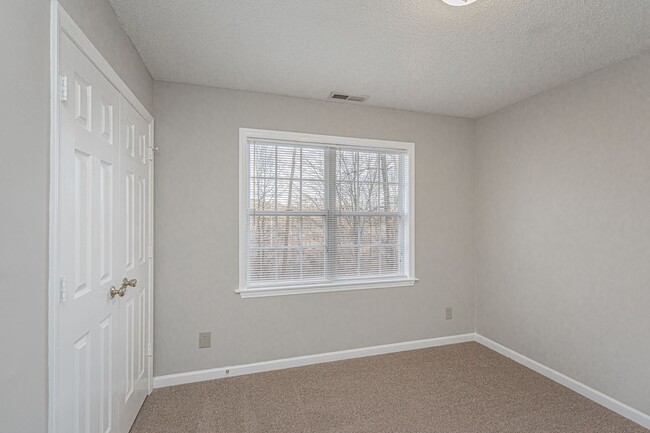 Building Photo - NW Two Story Home, New Flooring, Just Pain...
