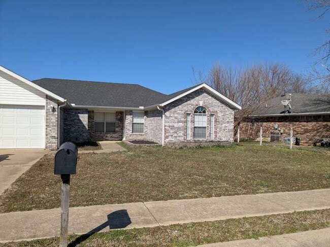 Building Photo - 630 Cass Rd