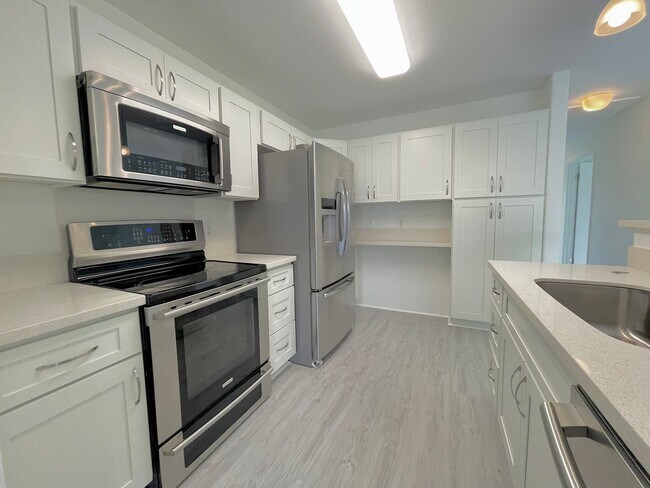 Building Photo - 95-1025 Kaapeha St #208