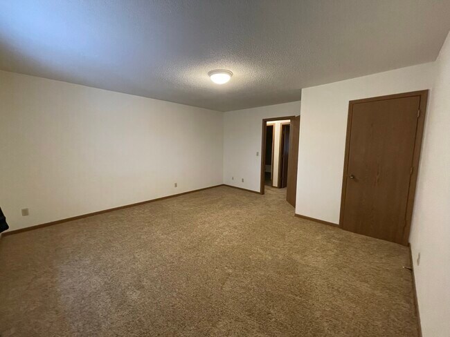Building Photo - 1013 Kings Rd