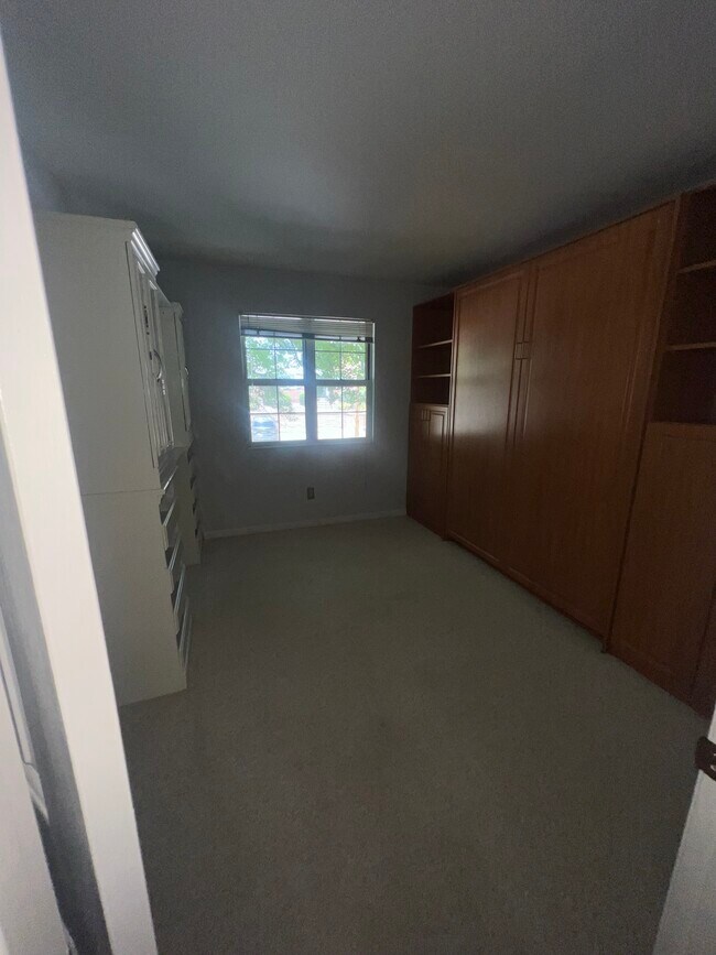 Building Photo - 9164 N Swan Cir
