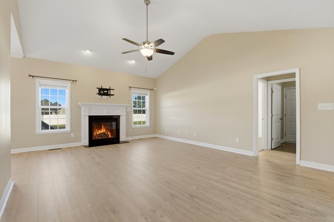 Building Photo - 100 Amandas Way