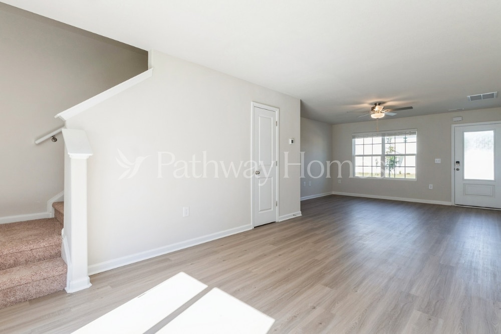 Building Photo - 6248 Lowe Ln