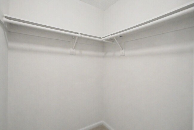 Building Photo - 540 Pineland Cir