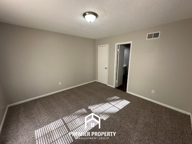 Building Photo - 6577 Beaverlodge Dr